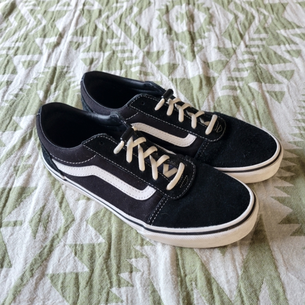 Old skool Vans size 5 youth